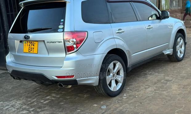 Subaru Forester 2010 Silver