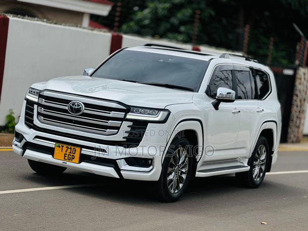 Toyota Land Cruiser 2022 White