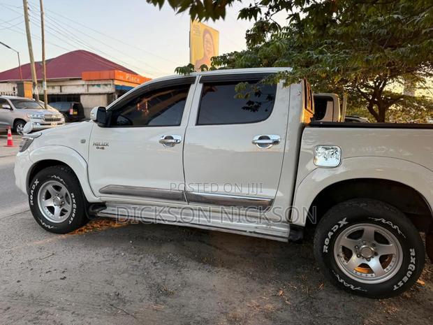 Toyota Hilux 2.5 D-4D Double Cab 2008 White