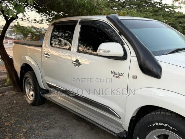 Toyota Hilux 2.5 D-4D Double Cab 2008 White