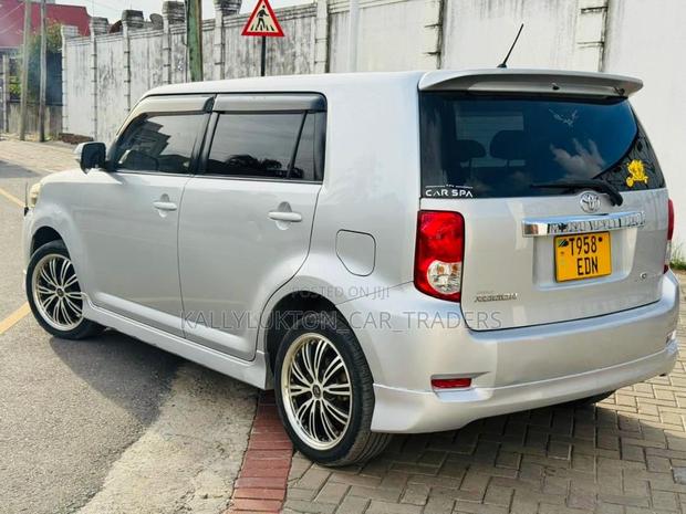 Toyota Corolla Rumion 2009 Silver