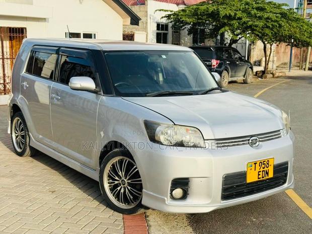 Toyota Corolla Rumion 2009 Silver