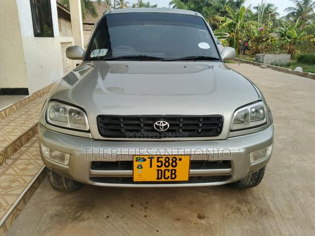 Toyota RAV4 1999 Silver