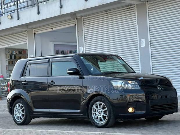 Toyota Corolla Rumion 2010 Black