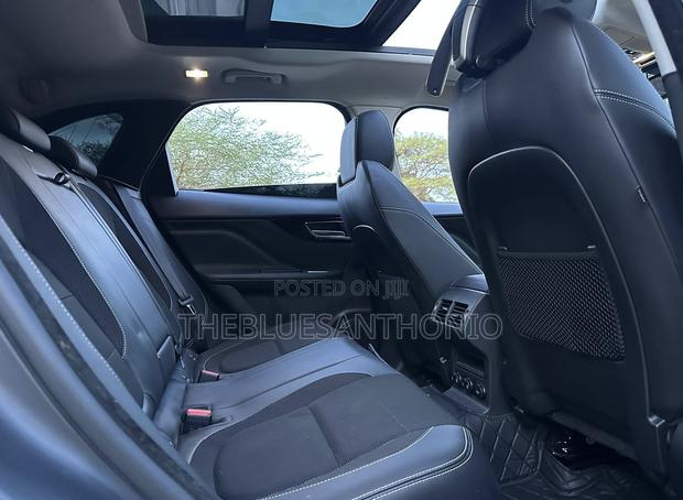 Jaguar F-Pace 2017 Black