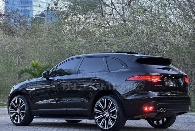 Jaguar F-Pace 2017 Black
