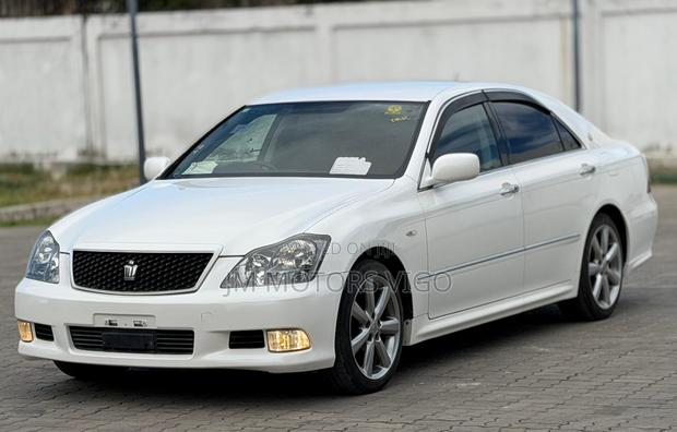 Toyota Crown 2006 Pearl