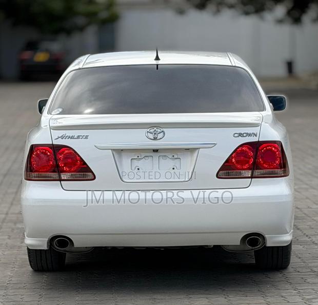 Toyota Crown 2006 Pearl