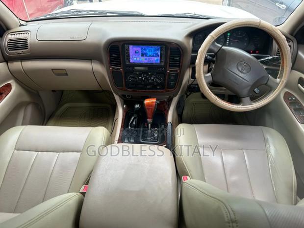 Toyota Land Cruiser 2007 White