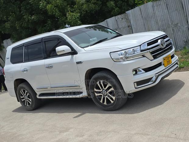 Toyota Land Cruiser 2014 White