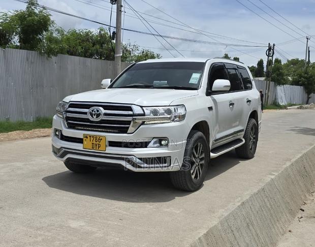 Toyota Land Cruiser 2020 White