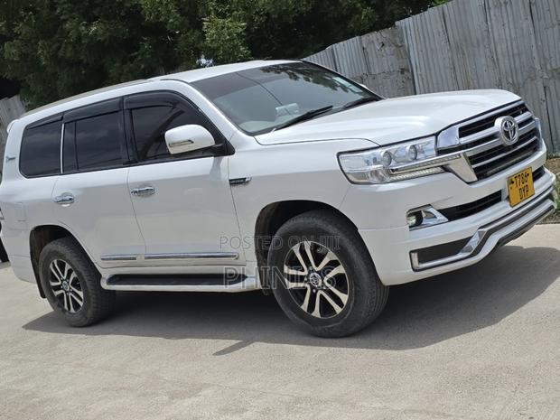 Toyota Land Cruiser 2020 White