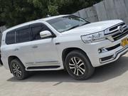 Toyota Land Cruiser 4.6 V8 VX-R 2015 White for sale