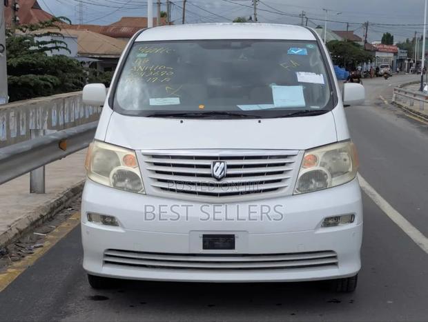 Toyota Alphard 2.4 Petrol AWD 2003 White