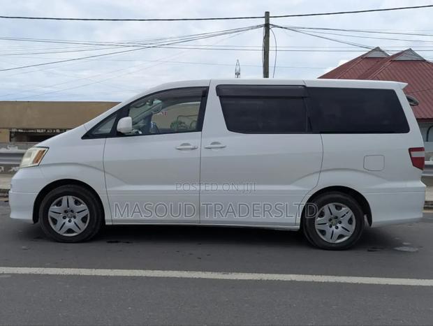 Toyota Alphard 2.4 Petrol AWD 2003 White