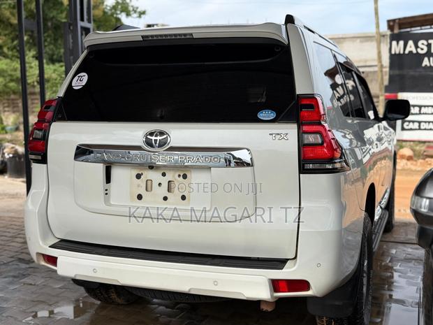 Toyota Land Cruiser Prado 2017 Pearl