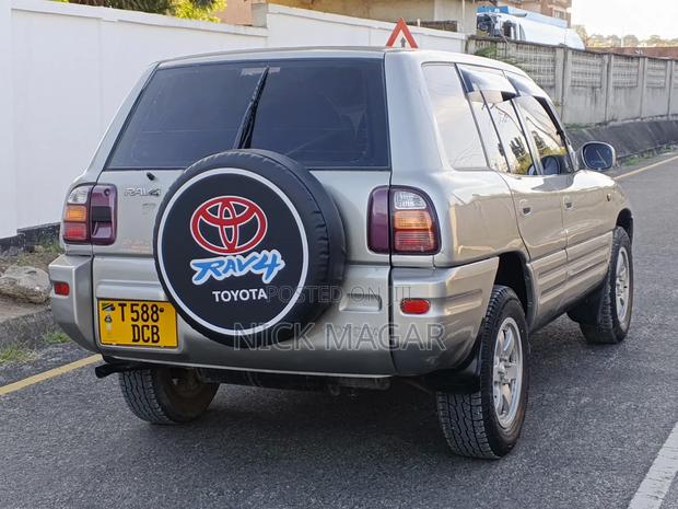 Toyota RAV4 Automatic 2000 Gray