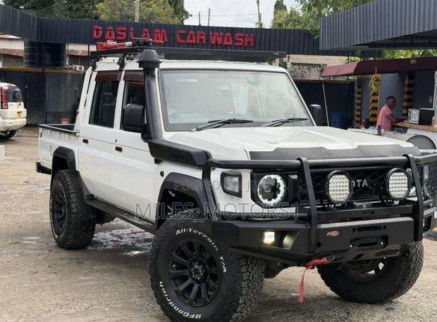 Toyota Land Cruiser 2026 White