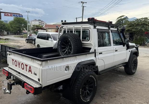 Toyota Land Cruiser 2026 White