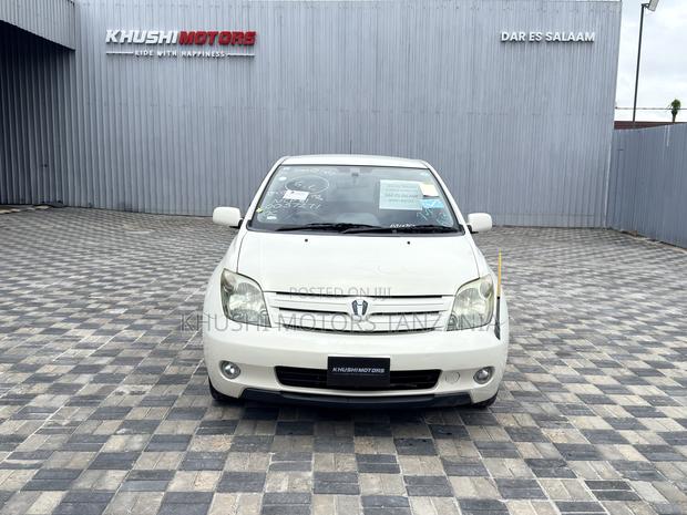 Toyota IST 2003 White