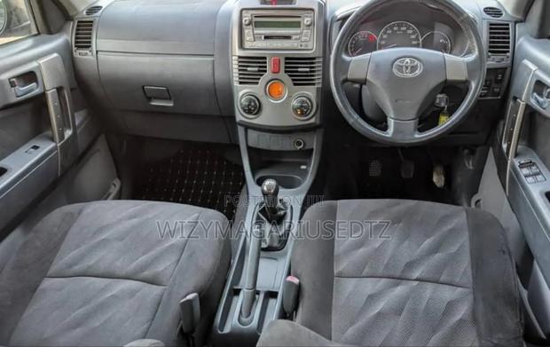 Toyota Rush 1.5 AWD 2009 Burgundy