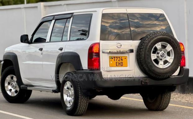 Nissan Patrol 2007 White