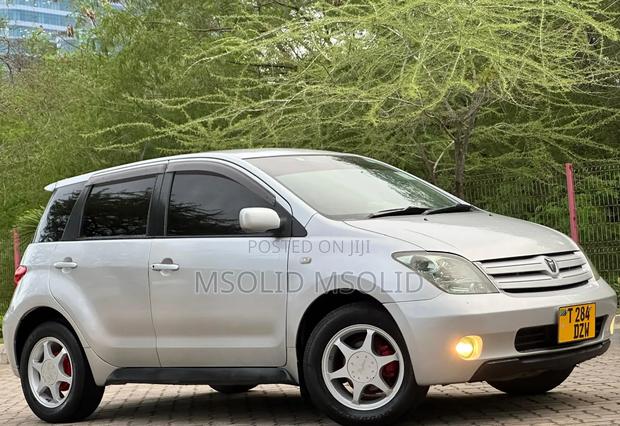 Toyota IST 2005 Silver