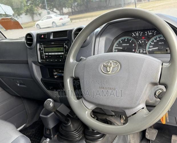 Toyota Land Cruiser 2012 White