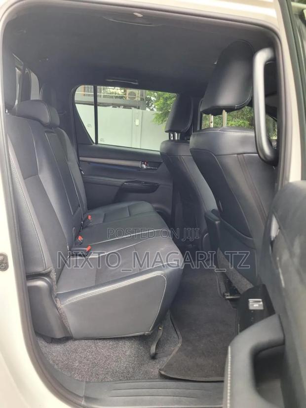 New Toyota Hilux 2025 White