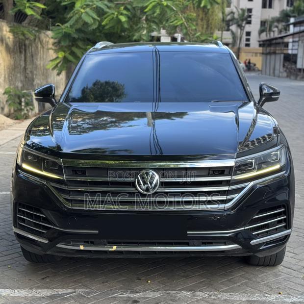 Volkswagen Touareg 2021 Black