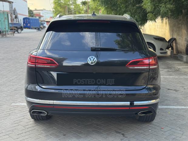 Volkswagen Touareg 2021 Black