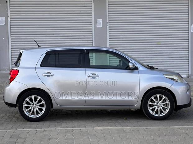 Toyota IST 2009 Silver