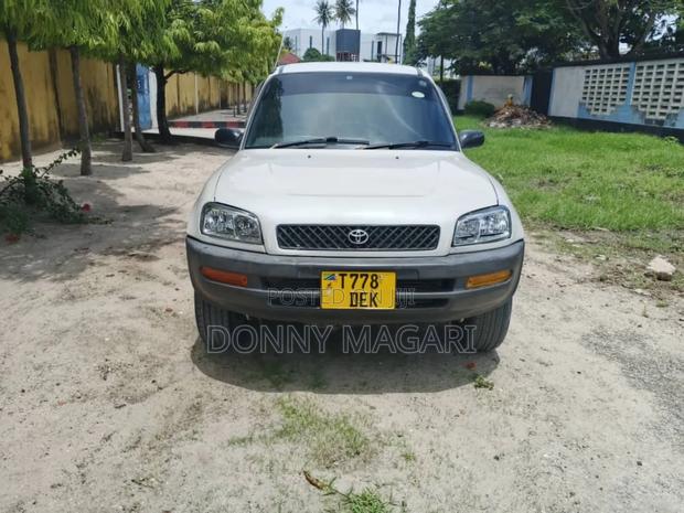 Toyota RAV4 1999 Silver