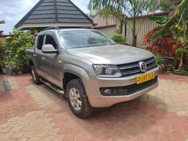Volkswagen Amarok 2012 Beige
