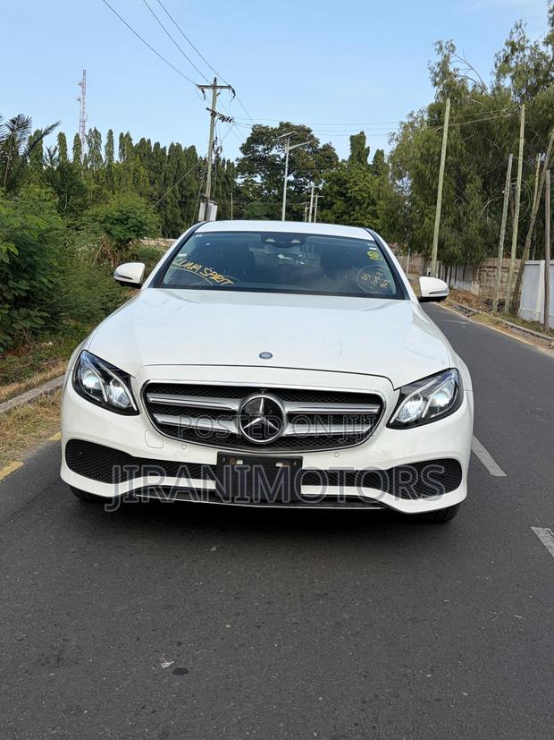 Mercedes-Benz E200 2019 White
