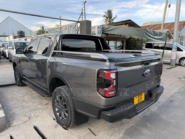 Ford Ranger Wildtrak 2023 Gray
