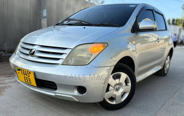 Toyota IST 2006 Silver
