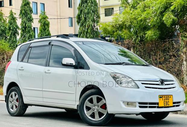 Toyota Corolla Spacio 2005 Pearl