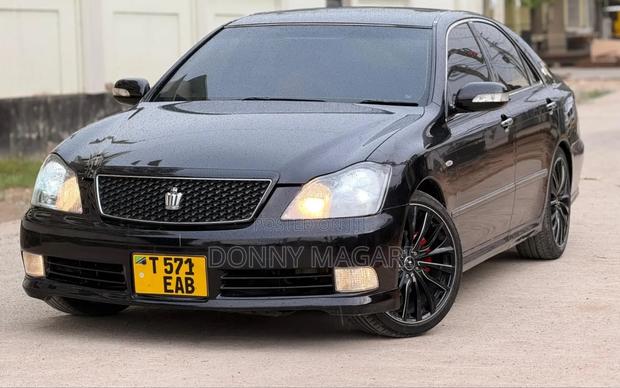Toyota Crown 2006 Black