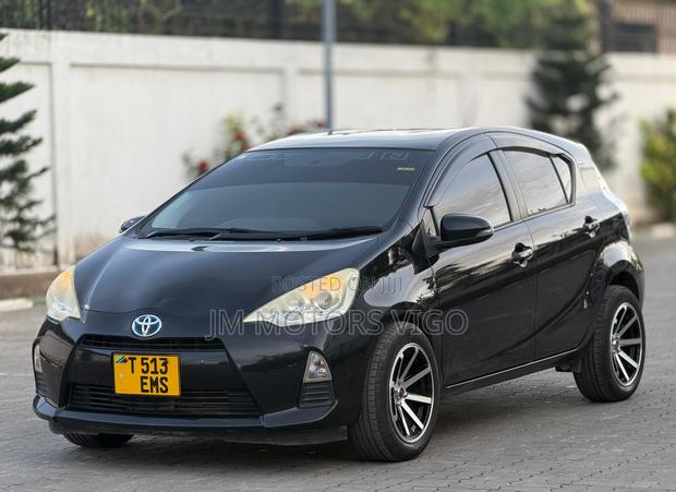 Toyota Aqua 2014 Black