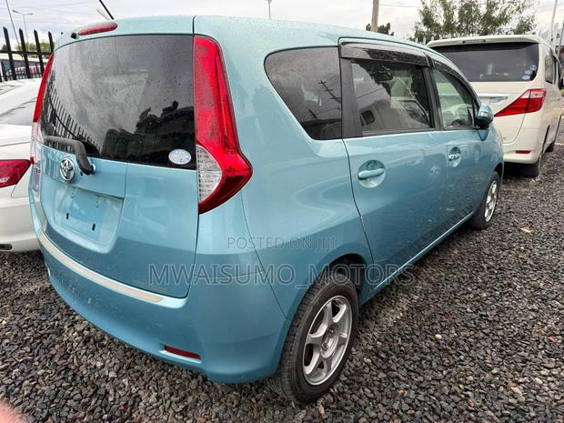 Toyota Passo Sette 2009 Blue