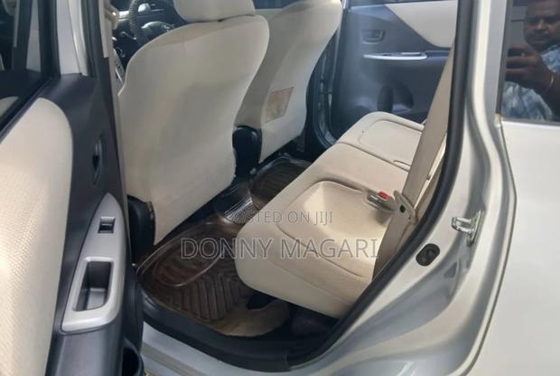Toyota Ractis 1.3 FWD 2007 Silver
