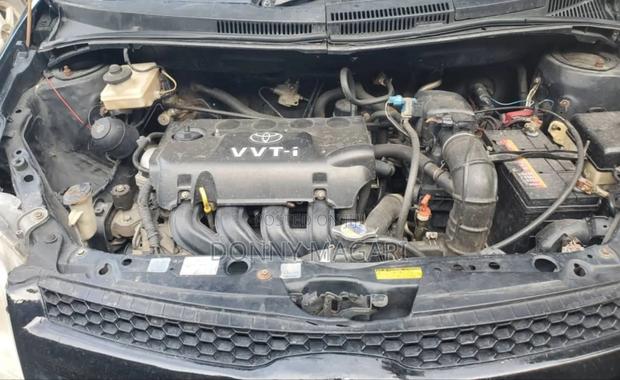 Toyota Ractis 1.3 FWD 2007 Silver