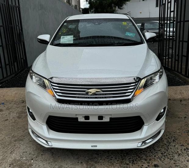 Toyota Harrier 2015 Off white