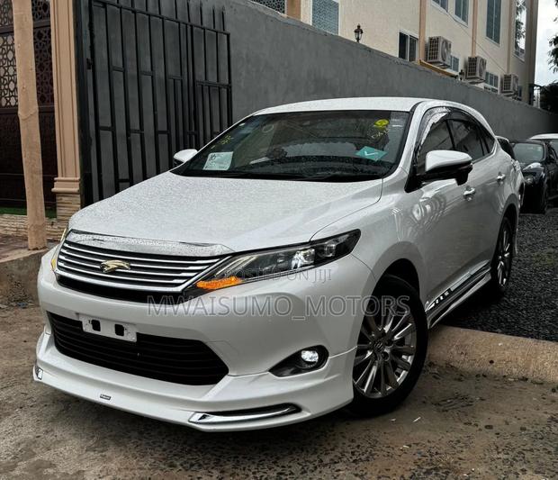 Toyota Harrier 2015 Off white