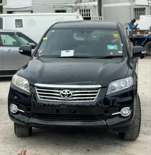 Toyota Vanguard 2012 Black