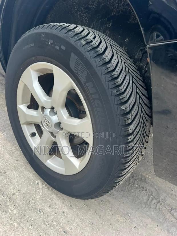 Toyota Vanguard 2012 Black