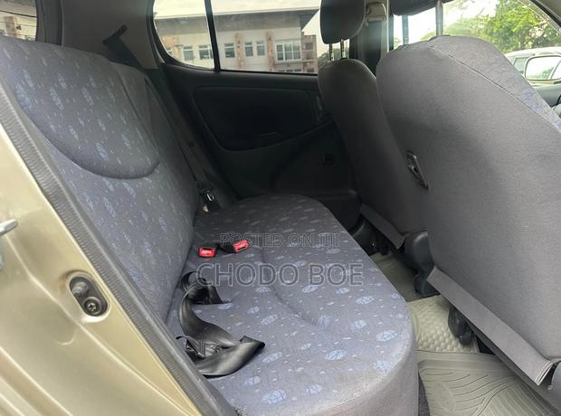 Toyota Vitz 2002 Beige