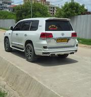 Toyota Land Cruiser 4.5 V8 VXR 2021 White for sale