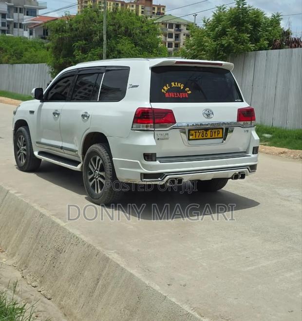 Toyota Land Cruiser 4.5 V8 VXR 2021 White
